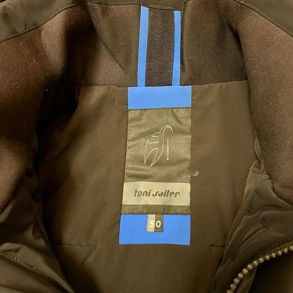 Toni Sailer Men’s Black and Blue Ski Jacket with Hood and Full-Length Zipper